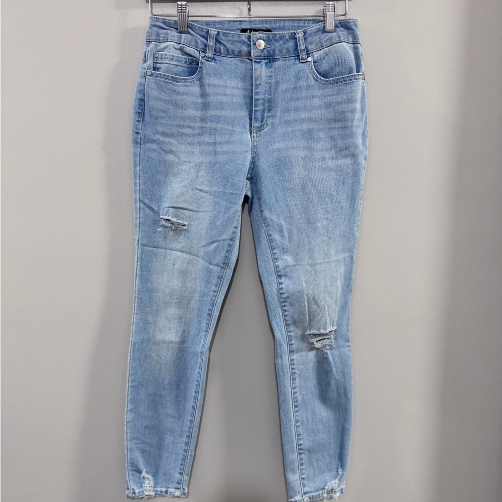 Women's d. jeans Light Blue Distressed Jeans. Size 6